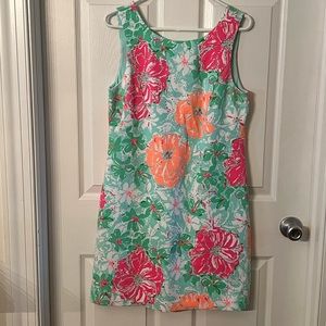 Lilly Pulitzer size M soft comfortable dress.
